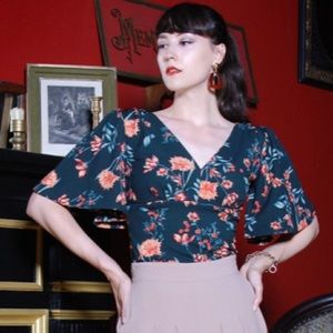 NWT Green Floral Viva